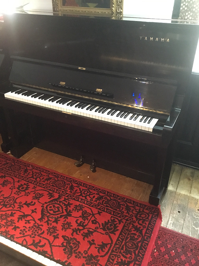 Yamaha U3